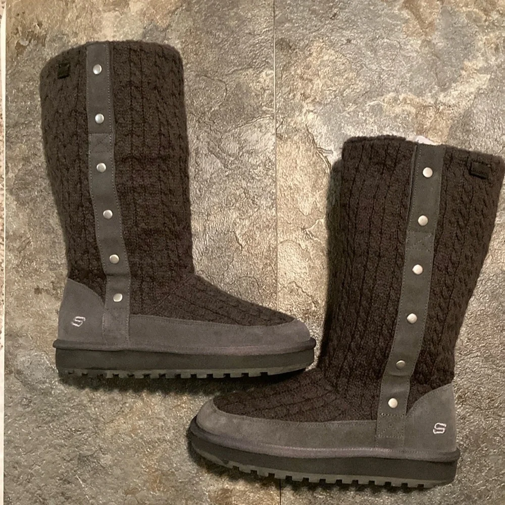 Charcoal Knit & Suede Sketchers Mid Calf Keepsake Boots EUC Size 8